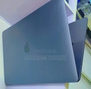 New Laptop Apple MacBook Pro 2017 16GB Intel Core I7 SSD 512GB