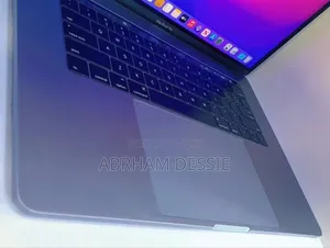 New Laptop Apple MacBook Pro 2017 16GB Intel Core I7 SSD 512GB