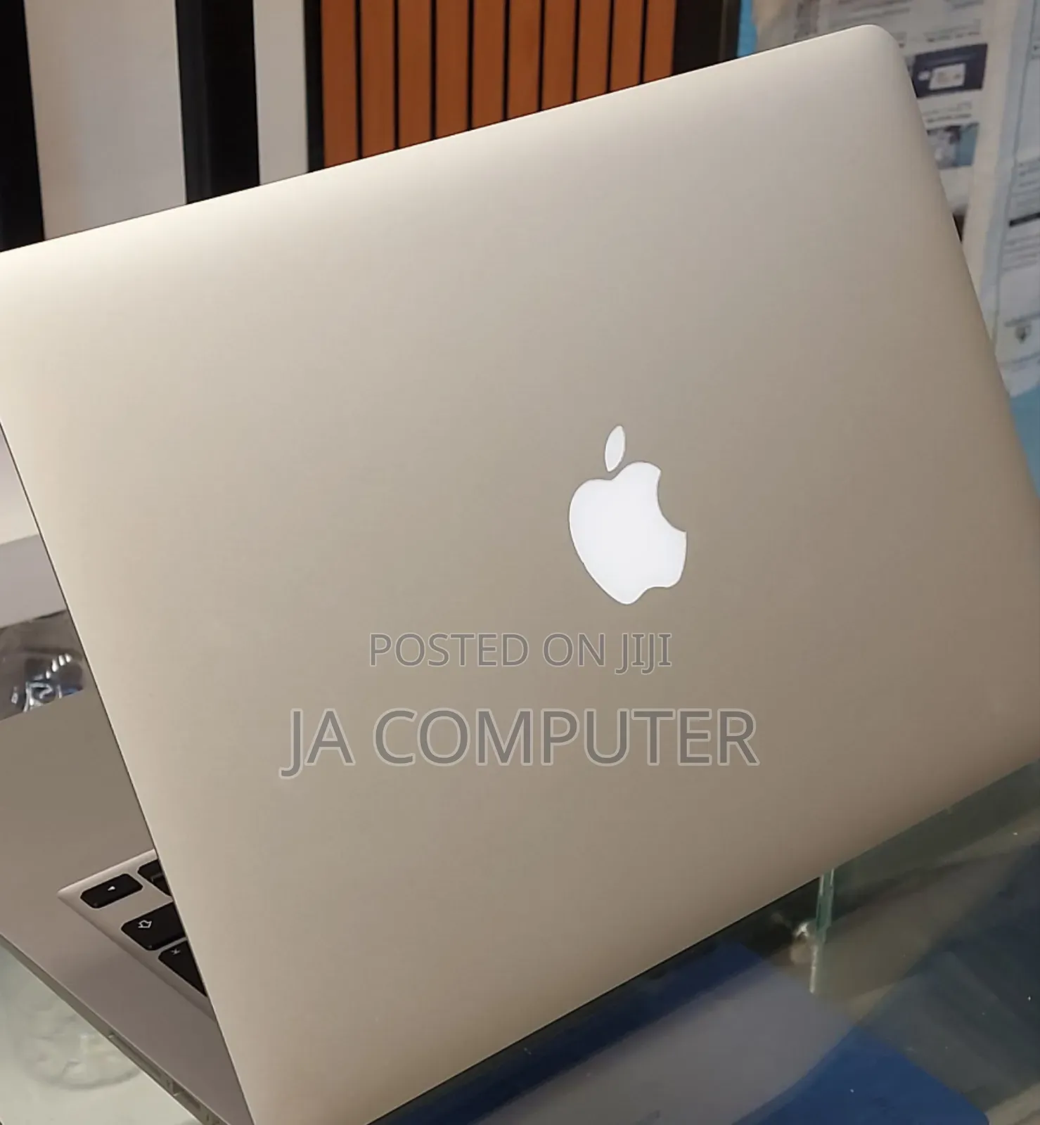 New Laptop Apple MacBook Air 2015 8GB Intel Core I5 SSD 128GB