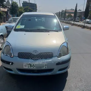 Toyota Vitz 2004 Blue