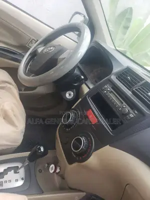 Toyota Avanza 2016 Silver