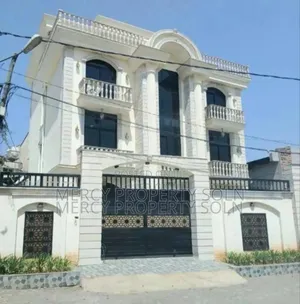 Furnished 8bdrm House in Bole for sale