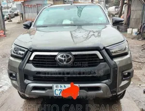 Toyota Hilux 2021 Beige