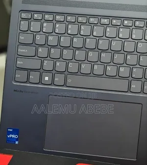New Laptop Lenovo Yoga 7i 16GB Intel Core i7 SSD 1T