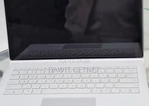 New Laptop Apple MacBook Pro 2019 4GB Intel Core i5 SSD 128GB