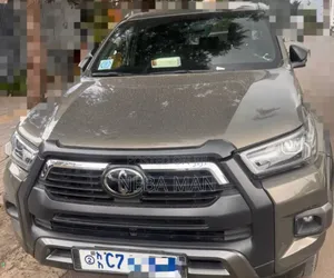 Toyota Hilux 2022 Gray