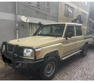 Toyota Land Cruiser 2021 Silver