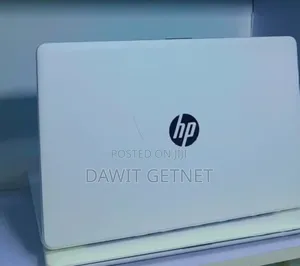 New Laptop HP Pavilion 15 4GB Intel Xeon SSD 500GB