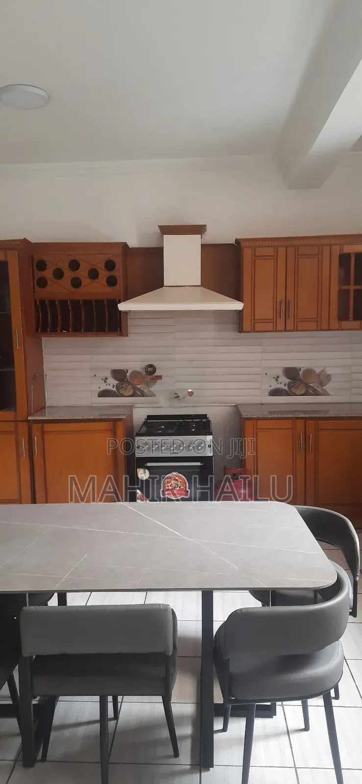 Furnished 9bdrm House in Real, Bole for rent