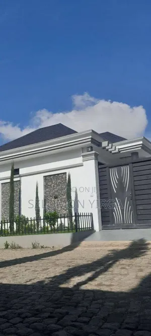 3bdrm Villa in Adis Ababa, Bole for sale
