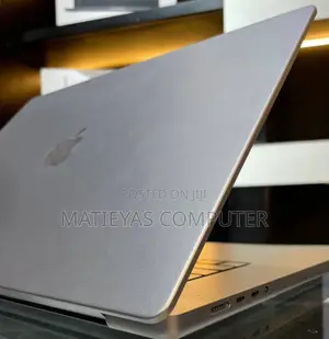 New Laptop Apple MacBook Pro 2021 M1 32GB Apple M1 SSD 1T