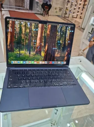 New Laptop Apple MacBook Air 2022 M2 8GB Apple M2 SSD 256GB