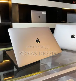 New Laptop Apple MacBook Pro 2019 32GB Intel Core I9 SSD 512GB