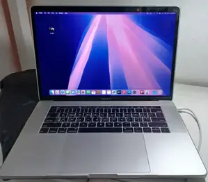 New Laptop Apple MacBook 2018 32GB Intel Core I9 SSD 1T