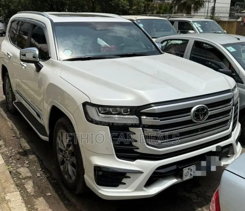 Toyota Land Cruiser 2023 White