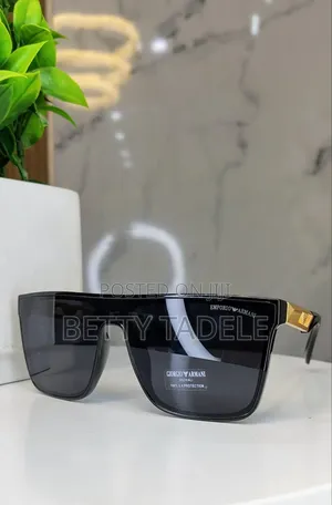 Sunglasses on Hand