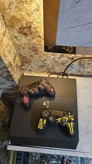 Playstation 4 Pro 1000 Gigabytes