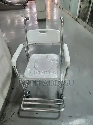 Commode Wheelchair老人toilet Wheelchair寄出commode Wheelchair喬裝wheelchair