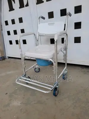 Toilet Chair殮屾commode Chair两幽"4-in-1" Chair Due to Its Versatile Uses