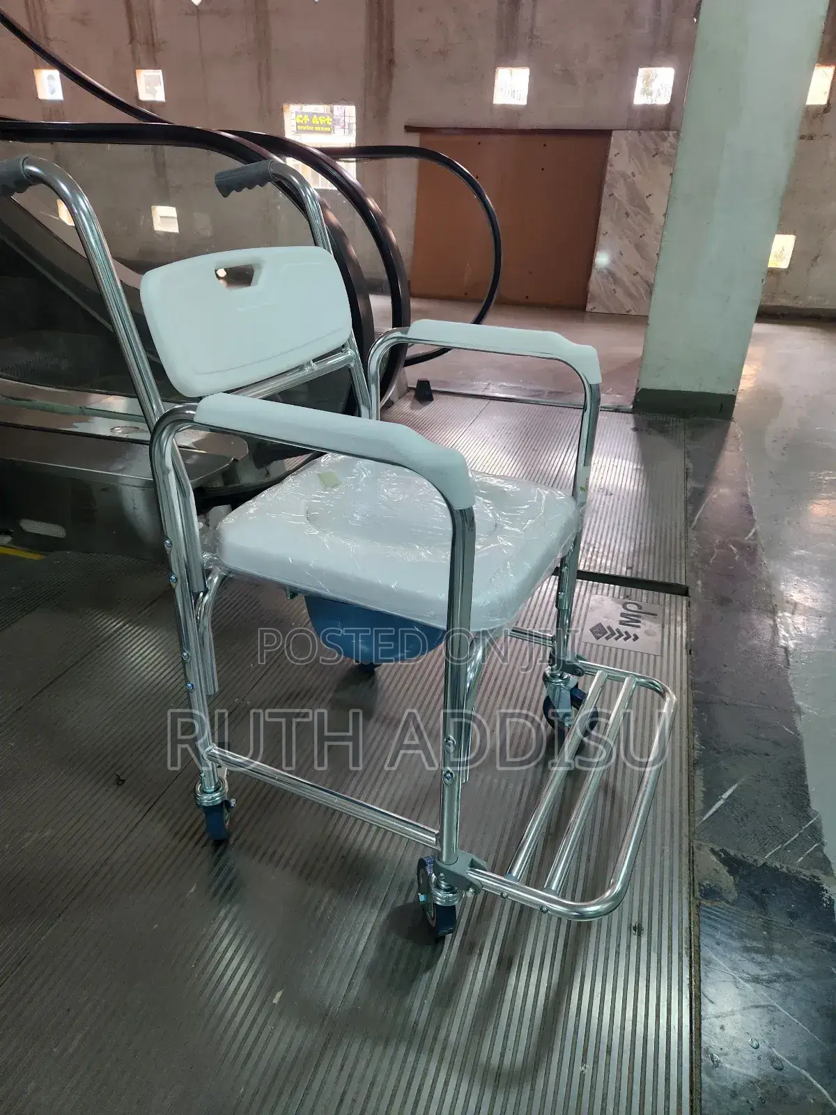 Toilet Wheelchair煞是brand New Wheelchair忝呀comode Wheelchair延誤wheelchair