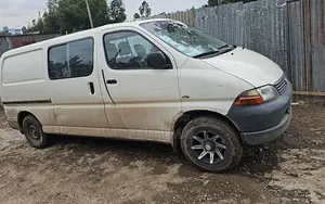 Toyota HiAce 2003 White