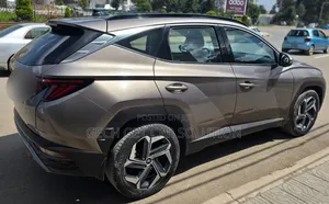 Hyundai Tucson 2022 Gold