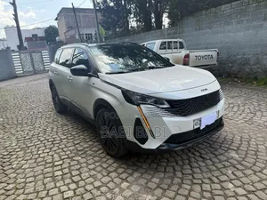 Peugeot 5008 2022 White