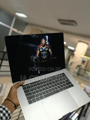 New Laptop Apple MacBook Pro 2019 32GB Intel Core I9 SSD 512GB