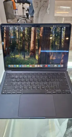 New Laptop Apple MacBook Air 2022 M2 8GB Apple M2 SSD 256GB