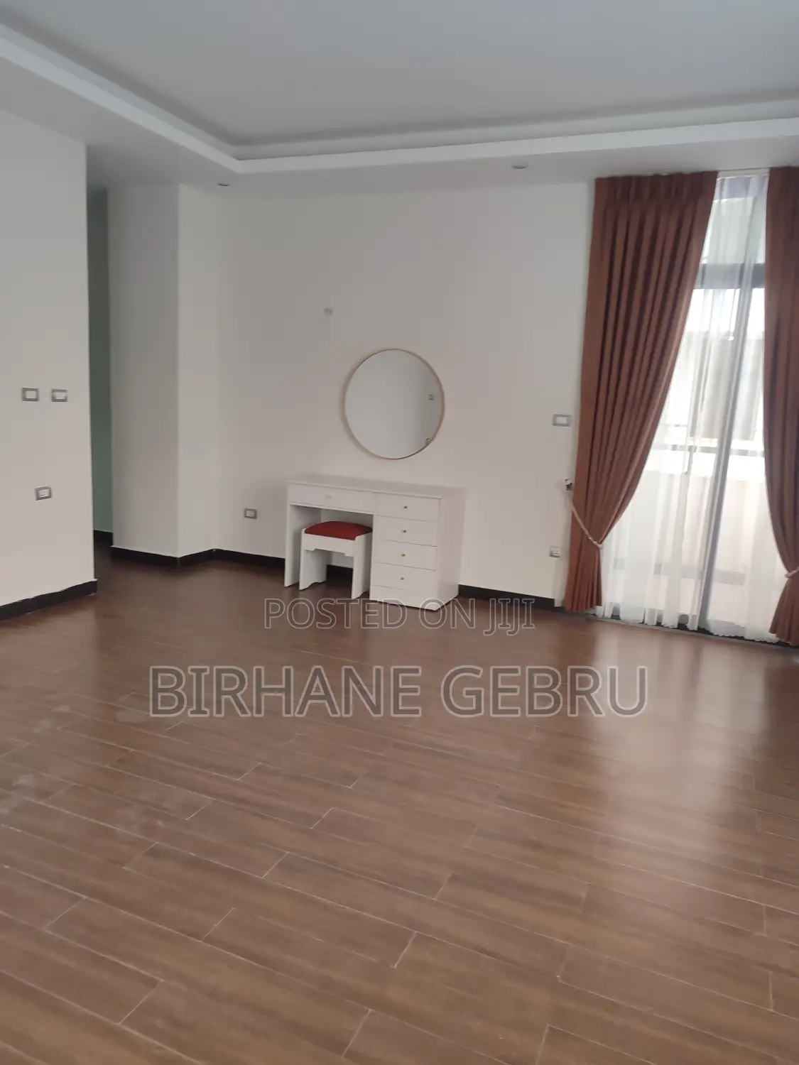 4 Bedroom Luxury Semi Fernished Apartiment for Rent
