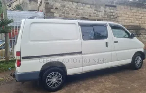 Toyota HiAce 2001 White