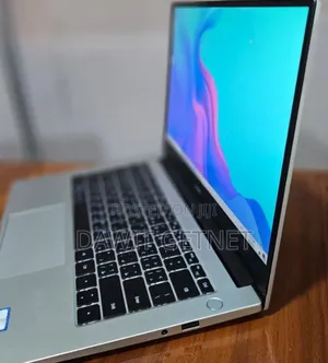 New Laptop Huawei MateBook 13 WRT-W19E 8GB Intel Core I5 SSD 512GB