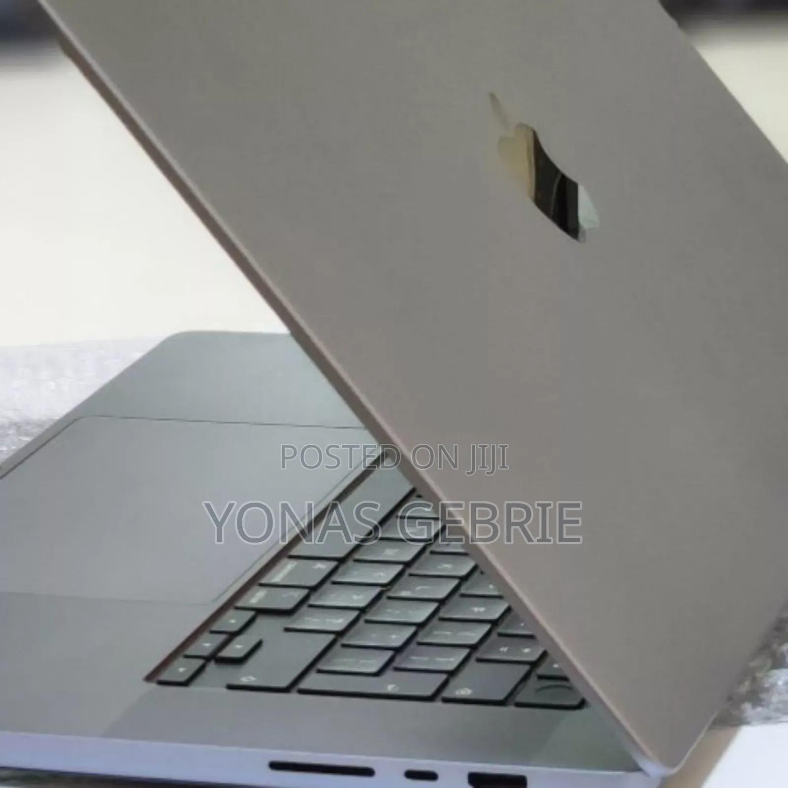 New Laptop Apple MacBook Pro 2021 M1 32GB Apple M1 Max SSD 512GB
