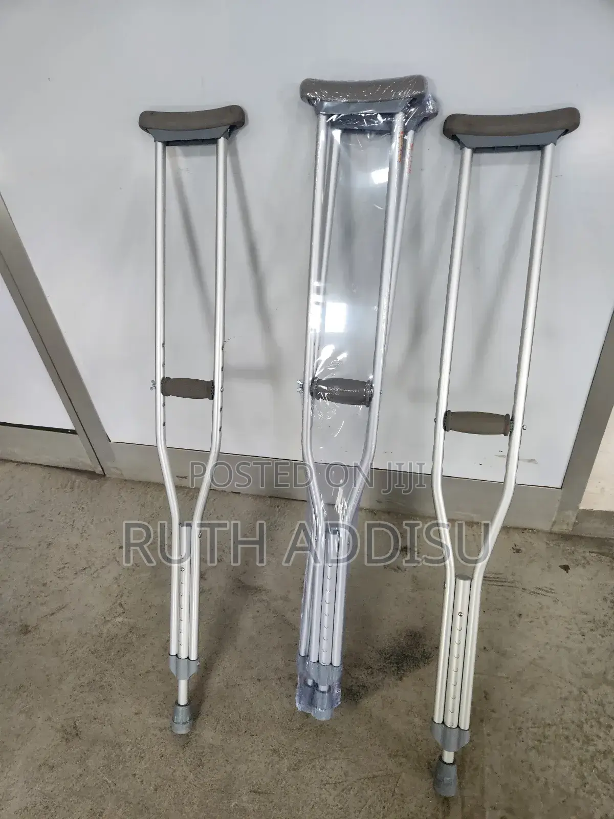 Axillary Bilateral Crutches㠭米axillary Crutches布丁crutches懲治crutches New