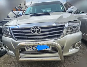 Toyota Hilux WORKMATE 2014 Silver