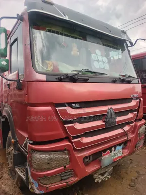 HOWO Sinotruk 2021 Red