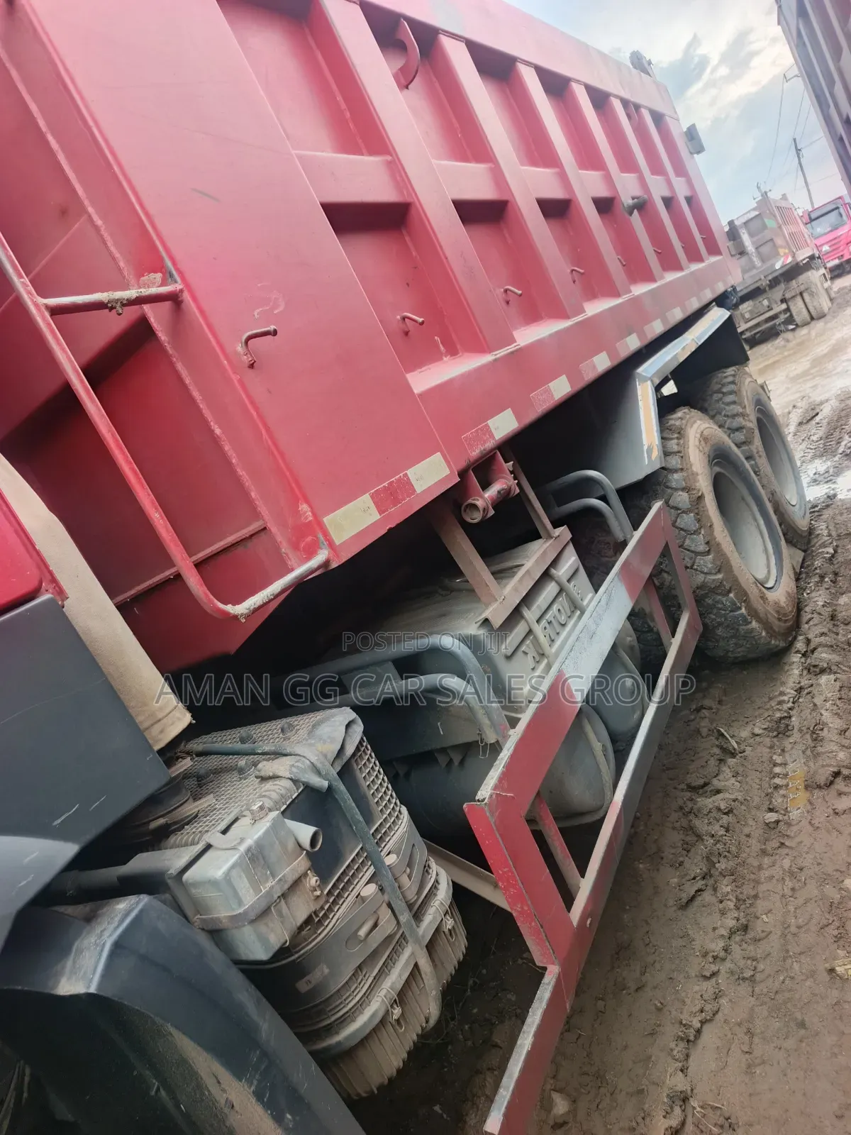 HOWO Sinotruk 2021 Red