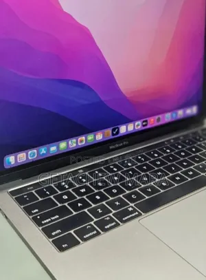 New Laptop Apple MacBook Pro 2017 8GB Intel Core I5 SSD 256GB