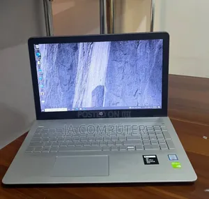 New Laptop HP Pavilion 15 8GB Intel Core I5 SSHD (Hybrid) 750GB