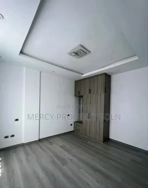 Commercial Building Sale in Prime Location of the City የሚሸጥ ፎቅ /ህንፃ