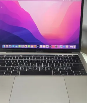 New Laptop Apple MacBook Pro 2017 8GB Intel Core I5 SSD 256GB