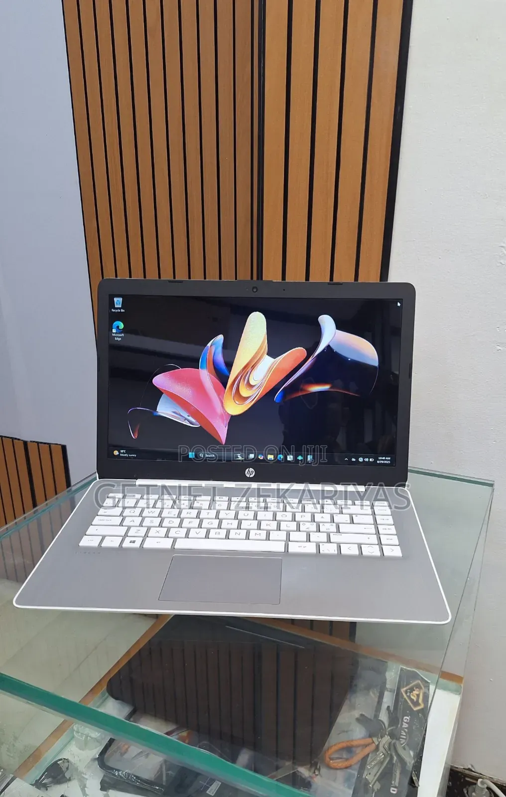 New Laptop HP 14-dq1088wm 4GB AMD SSD 72GB