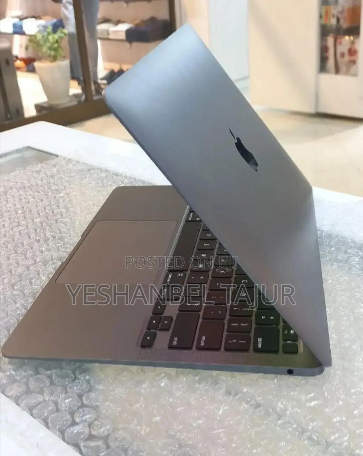 New Laptop Apple MacBook Air 2020 M1 8GB Apple M1 SSD 256GB