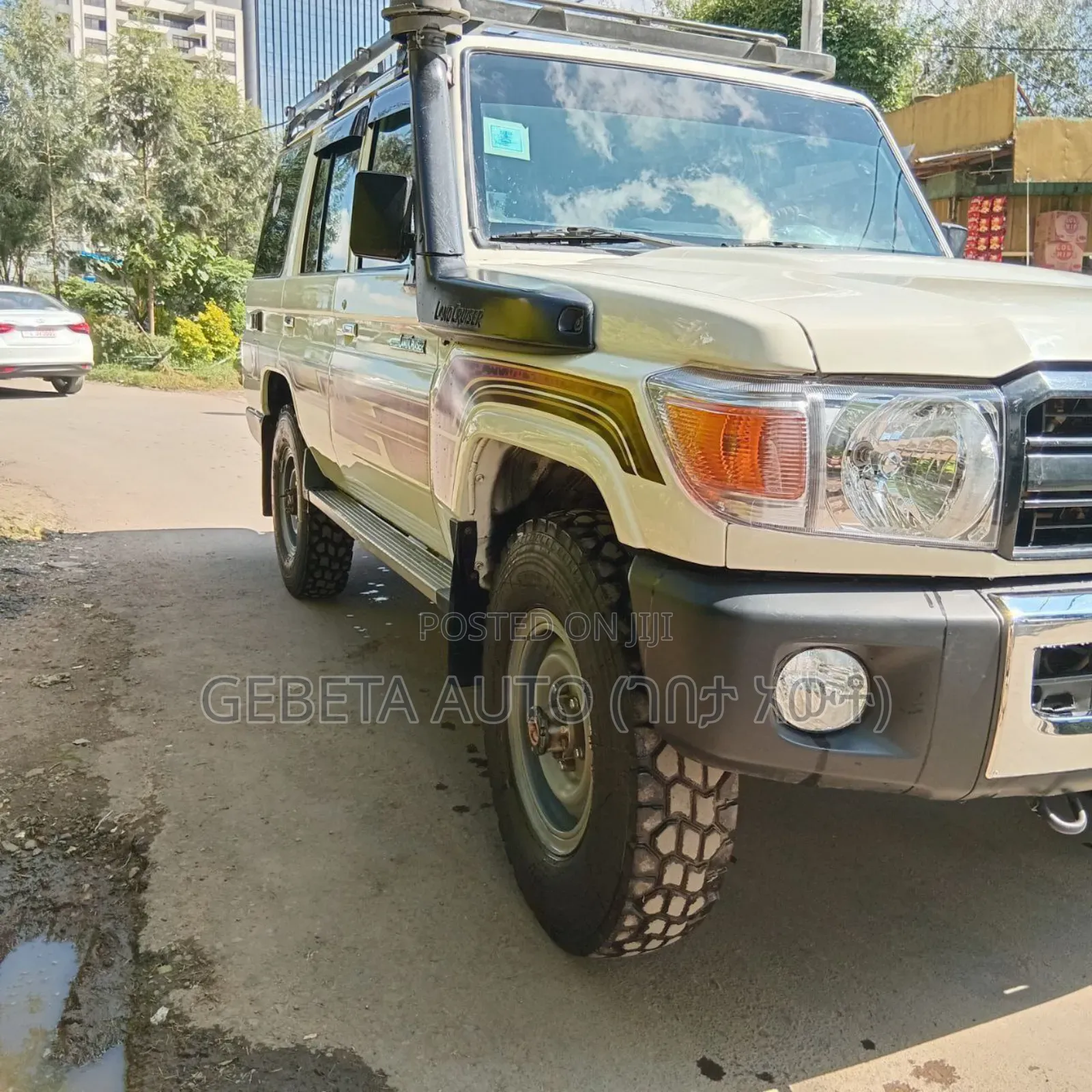 Toyota Land Cruiser 2015 White