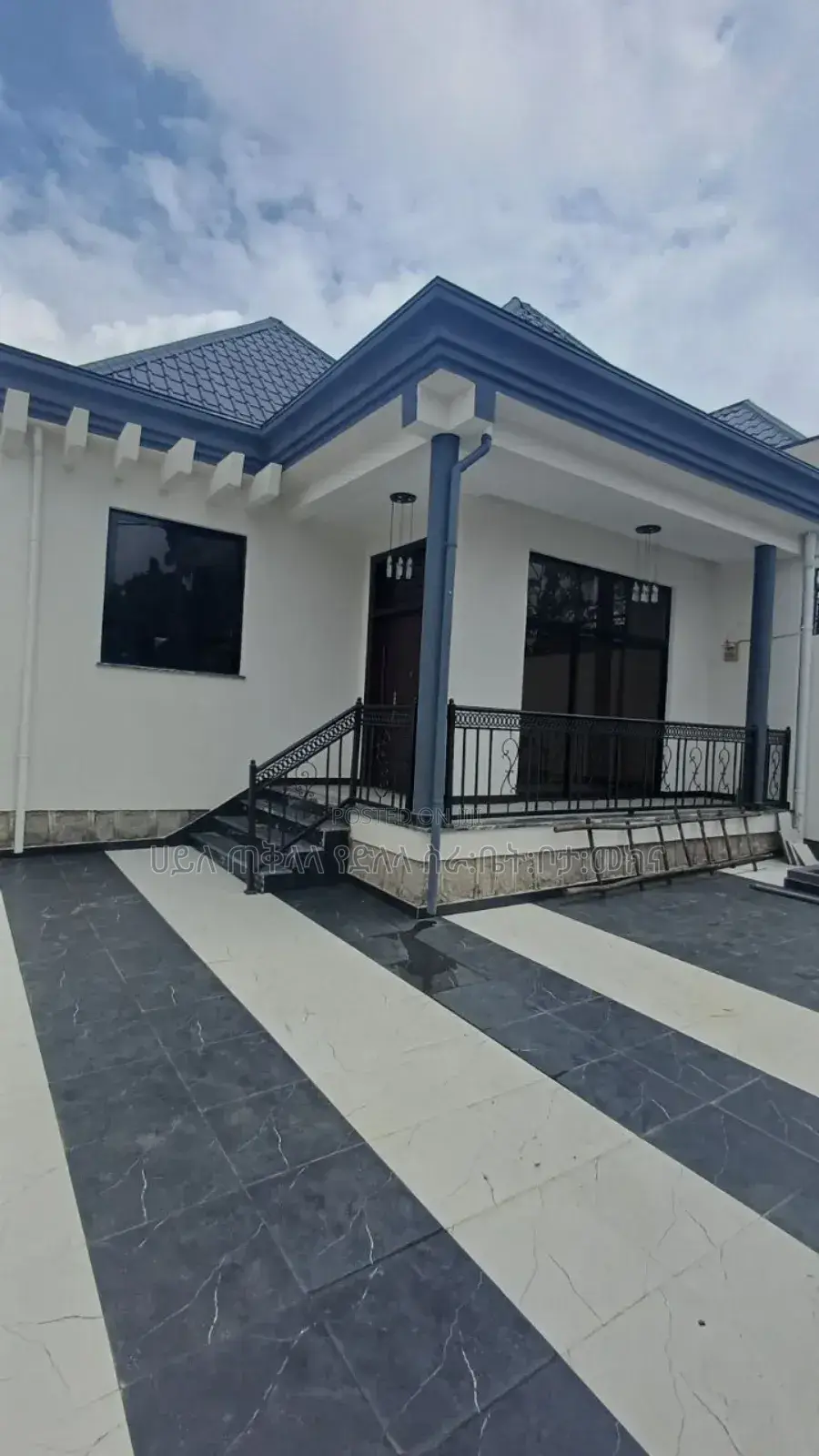 Furnished 3bdrm Villa in አያት አካባቢ, Yeka for sale