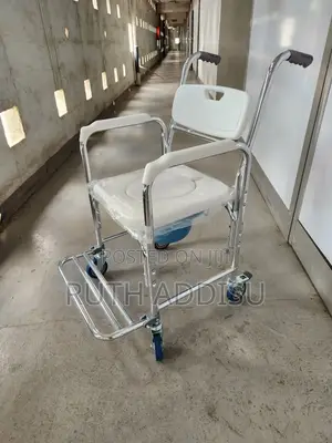 Four Wheel Commode Wheelchair予約wheelchair映射wheelchair冰箱wheelchair New