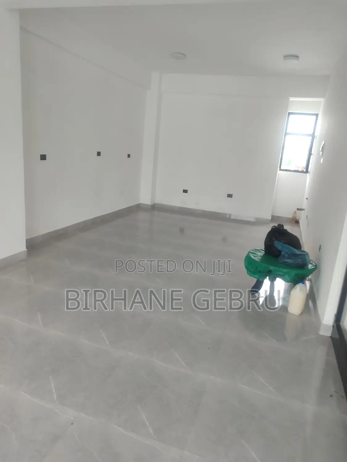 Complex Apartiment Rent for Spa Beuty Salon Grossery and Other
