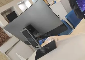 Almost New Dell 27 Inch 
Dell 27" Inch Monitor