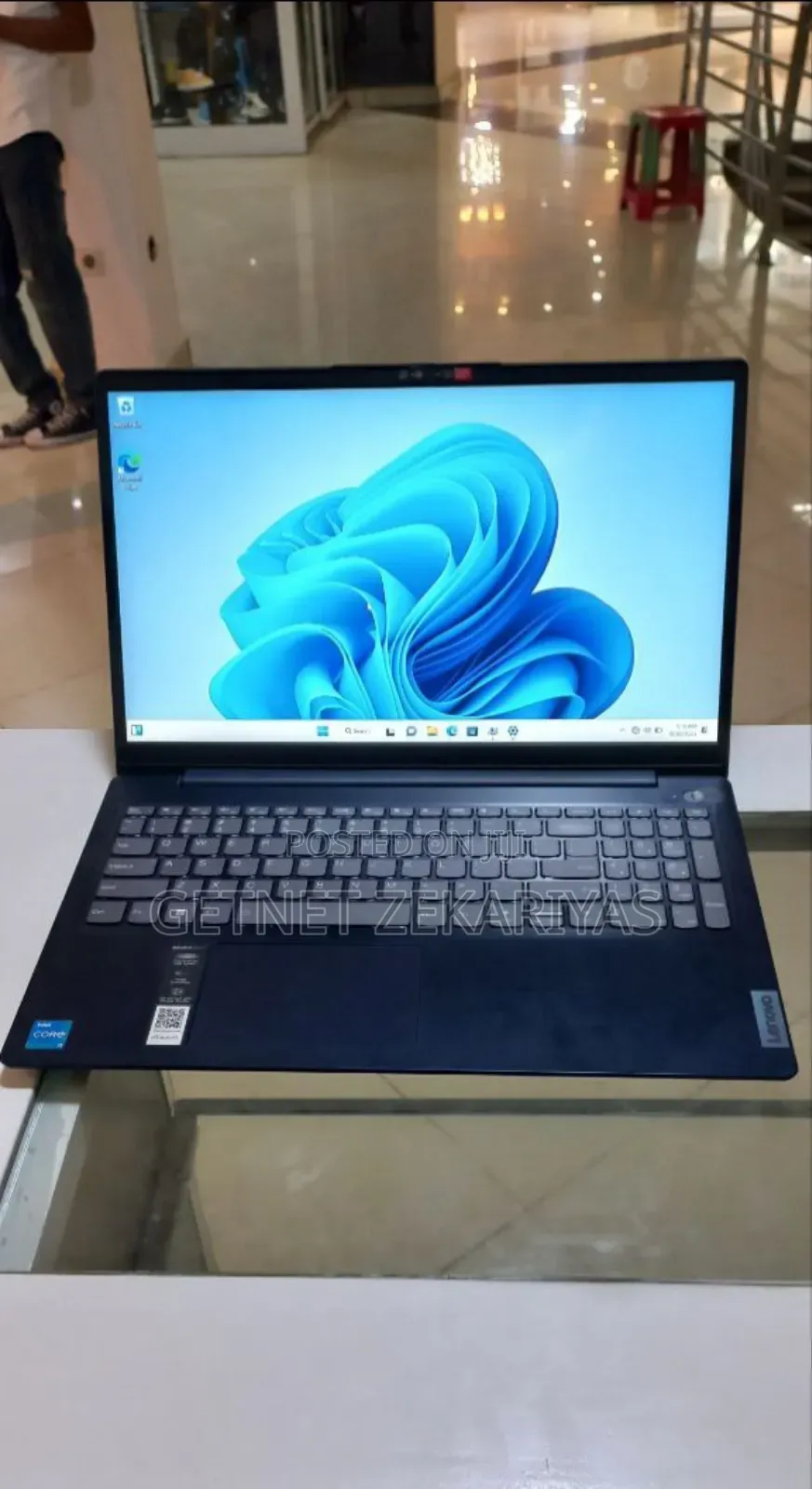 New Laptop Lenovo IdeaPad Y560 8GB Intel Core I3 SSD 256GB