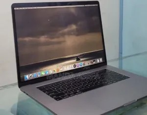 New Laptop Apple MacBook Pro 2019 32GB Intel Core I9 SSD 512GB